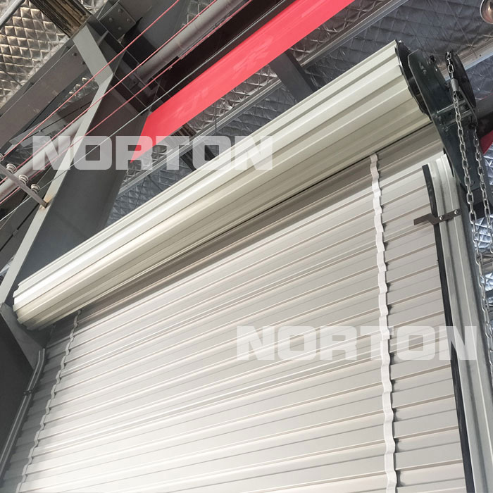 Montageanleitung für Rolltore: Haben Sie auf diese Details geachtet?