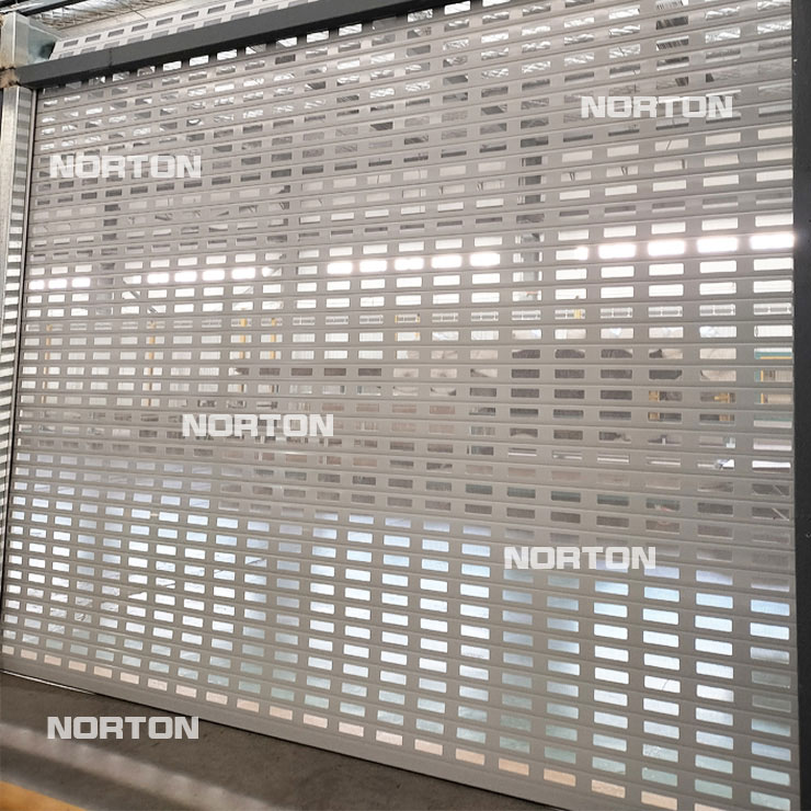 Aluminiumnetz rollt die Tür auf
